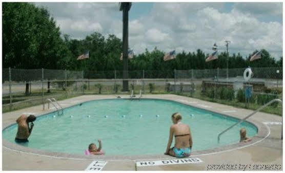 Holiday Motel - Whiteville Удобства фото